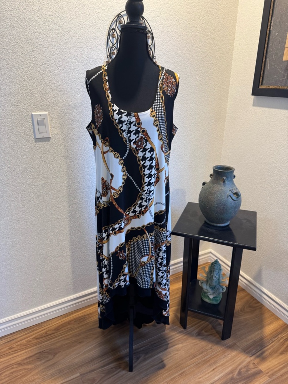 Eva Varro Black, White & Gold Chain-Print Sleeveless Maxi Dress